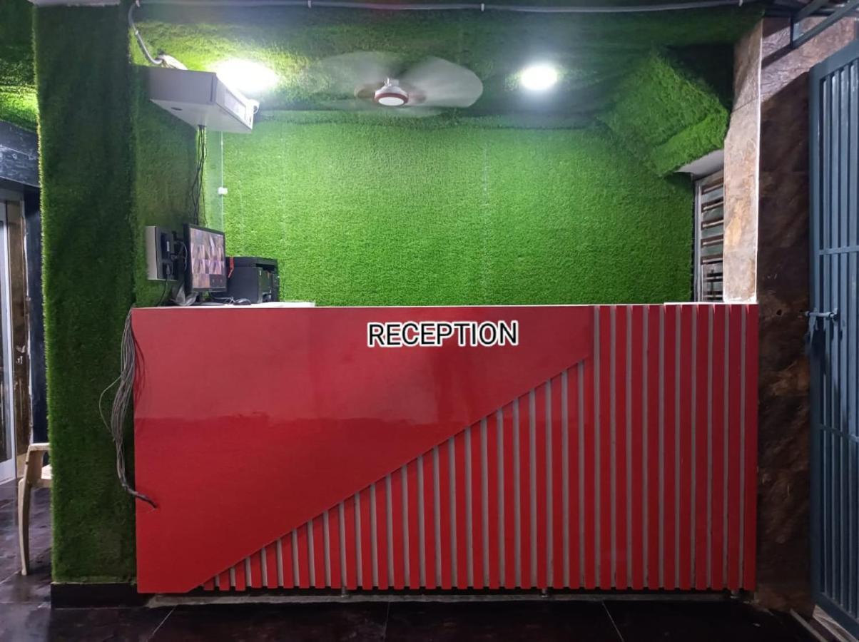 Hotel Twamev Couple Friendly Laxmi Nagar New Delhi Eksteriør billede