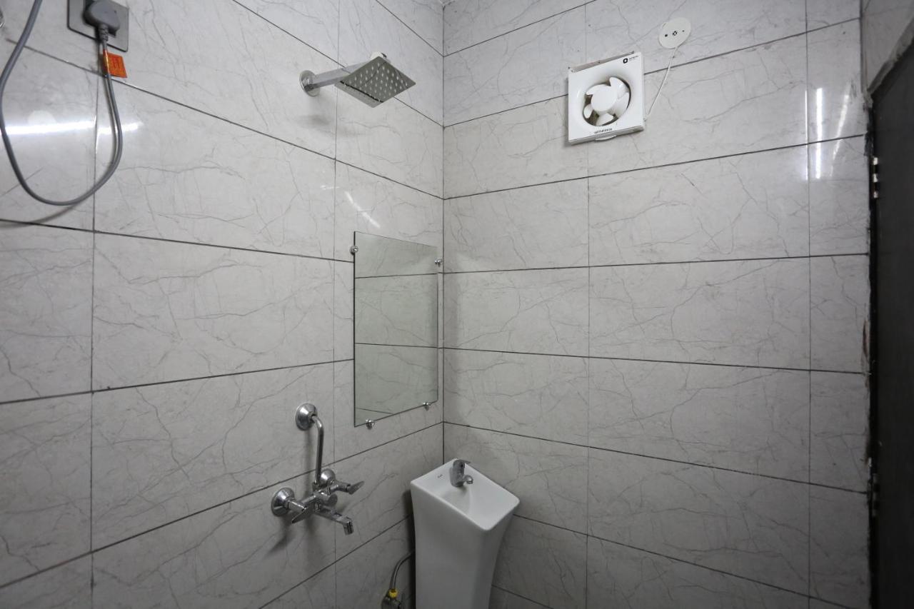 Hotel Twamev Couple Friendly Laxmi Nagar New Delhi Eksteriør billede