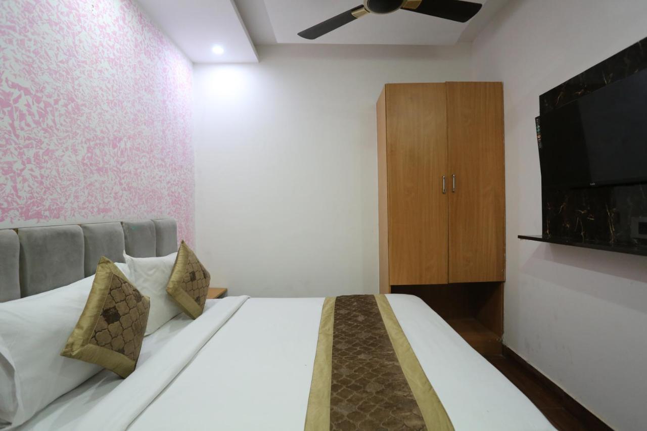 Hotel Twamev Couple Friendly Laxmi Nagar New Delhi Eksteriør billede
