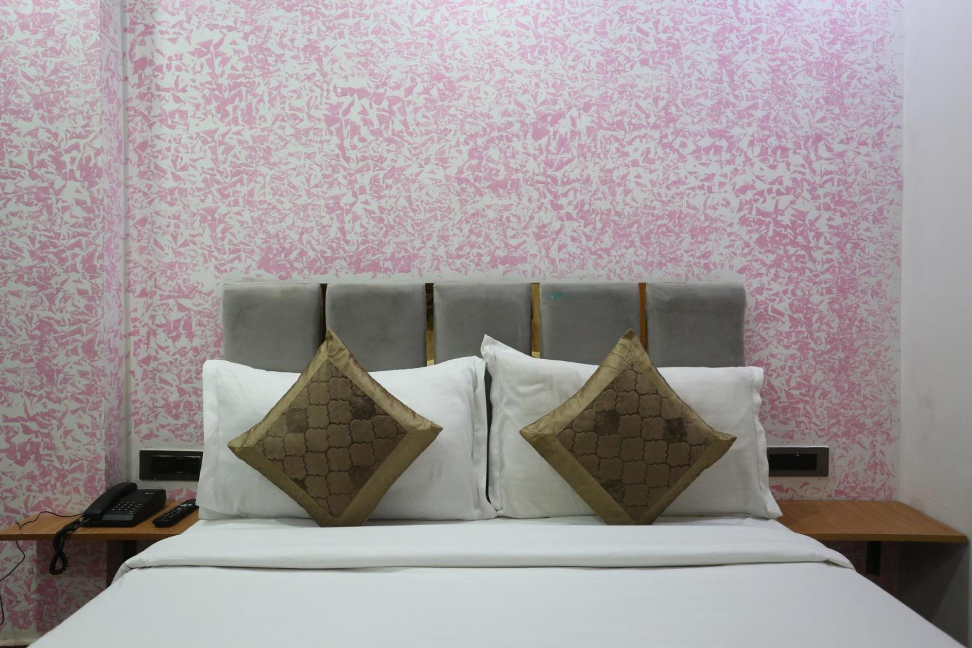 Hotel Twamev Couple Friendly Laxmi Nagar New Delhi Eksteriør billede